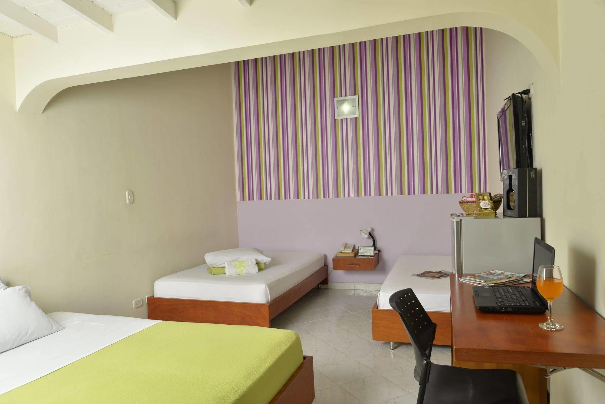 Casa Portico Hotel เมเดยิน ภายนอก รูปภาพ